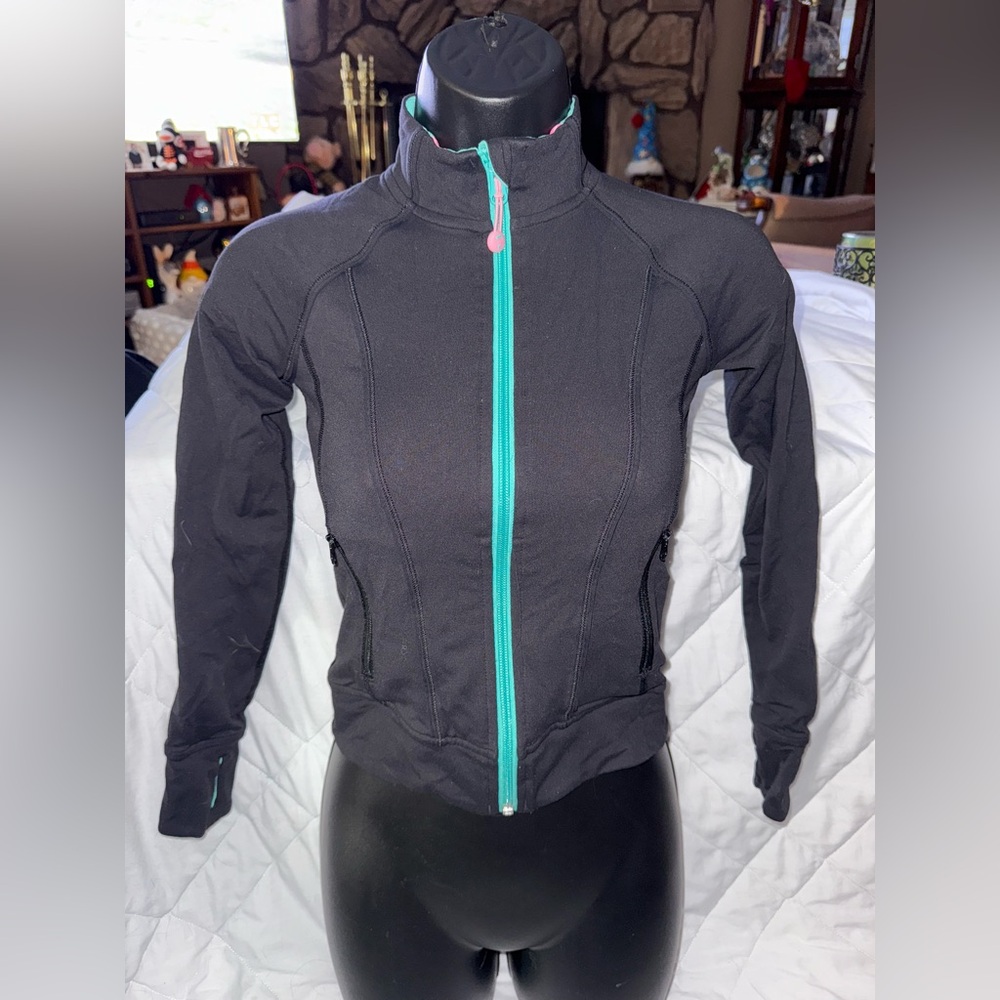 IVIVVA by Lululemon Reversible Black Jacket